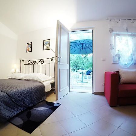 פורץ Studio Apartment Adriana מראה חיצוני תמונה