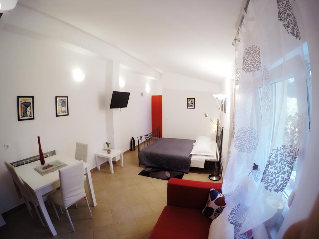 פורץ Studio Apartment Adriana מראה חיצוני תמונה